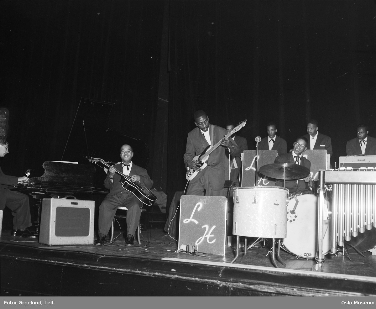 Lionel Hampton and his band at Colosseum cinema, Oslo Norway 1953 (06.09)
Here is Bassist Monk Montgomery playing a telecaster fender bass 1951, one of the first to use it, exclusively in jazz.