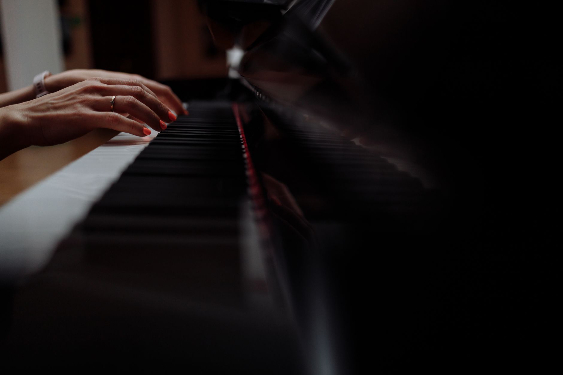 Aurélien Pontier joue Howard Shore au piano, un disque chez Warner